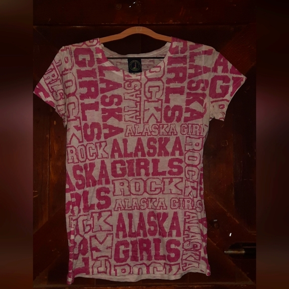 Alaska Tee-shirt 💗🤍 - Picture 1 of 6